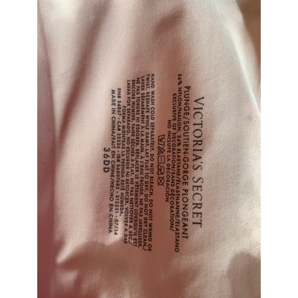 VICTORIA'S SECRET PLUNGE PADDED UNDERWIRE SMOOTH T-SHIRT BRA SOFT PINK 36DD - Picture 5 of 7